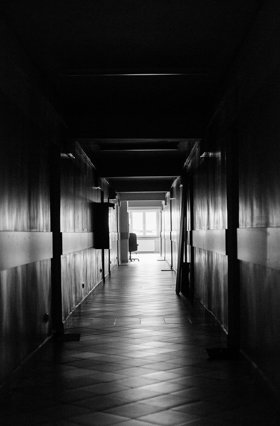architecture, black-and-white, dark, eerie, empty, hallway, HD wallpaper