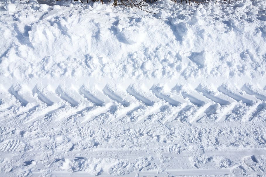 trace, snow, white, winter, cold, icy, snowy, tire track, tractor HD wallpaper