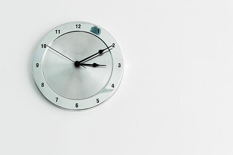round stainless steel analog wall clock displaying 3:10 time, round white analog wall clock at 3:10 HD wallpaper