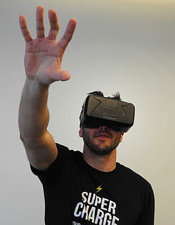 man using VR google near wall, Virtual Reality, Oculus, Device HD wallpaper