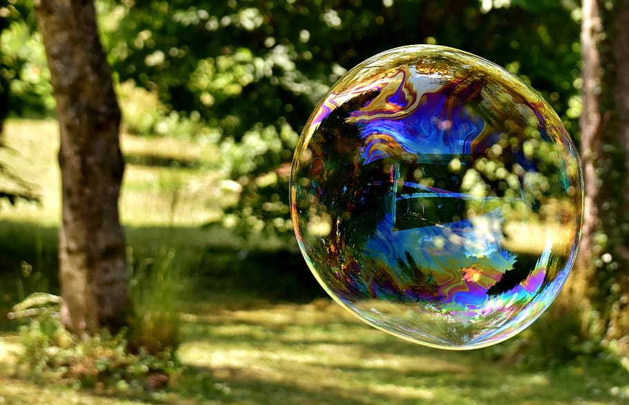 Soap Bubble, Huge, large, make soap bubbles, wabbelig, iridescent HD wallpaper