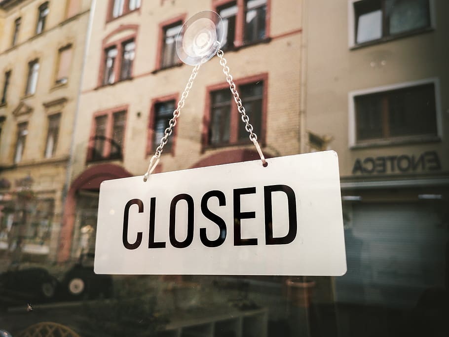 closed, shield, note, after work, mirroring, historic center HD wallpaper