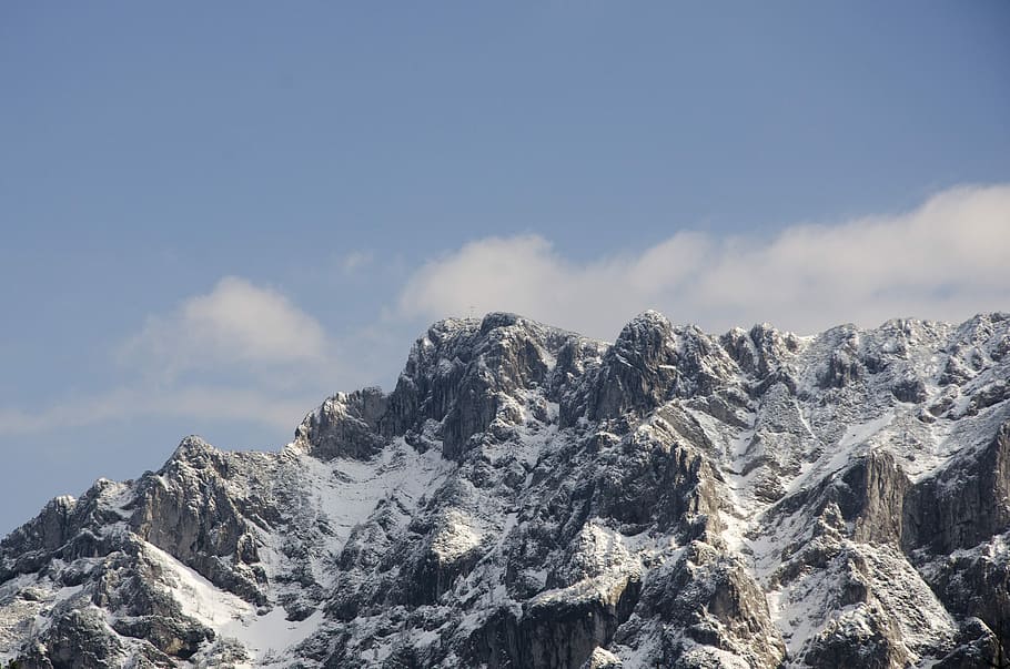 white and gray mountain, snow covered mountain under blue sky HD wallpaper
