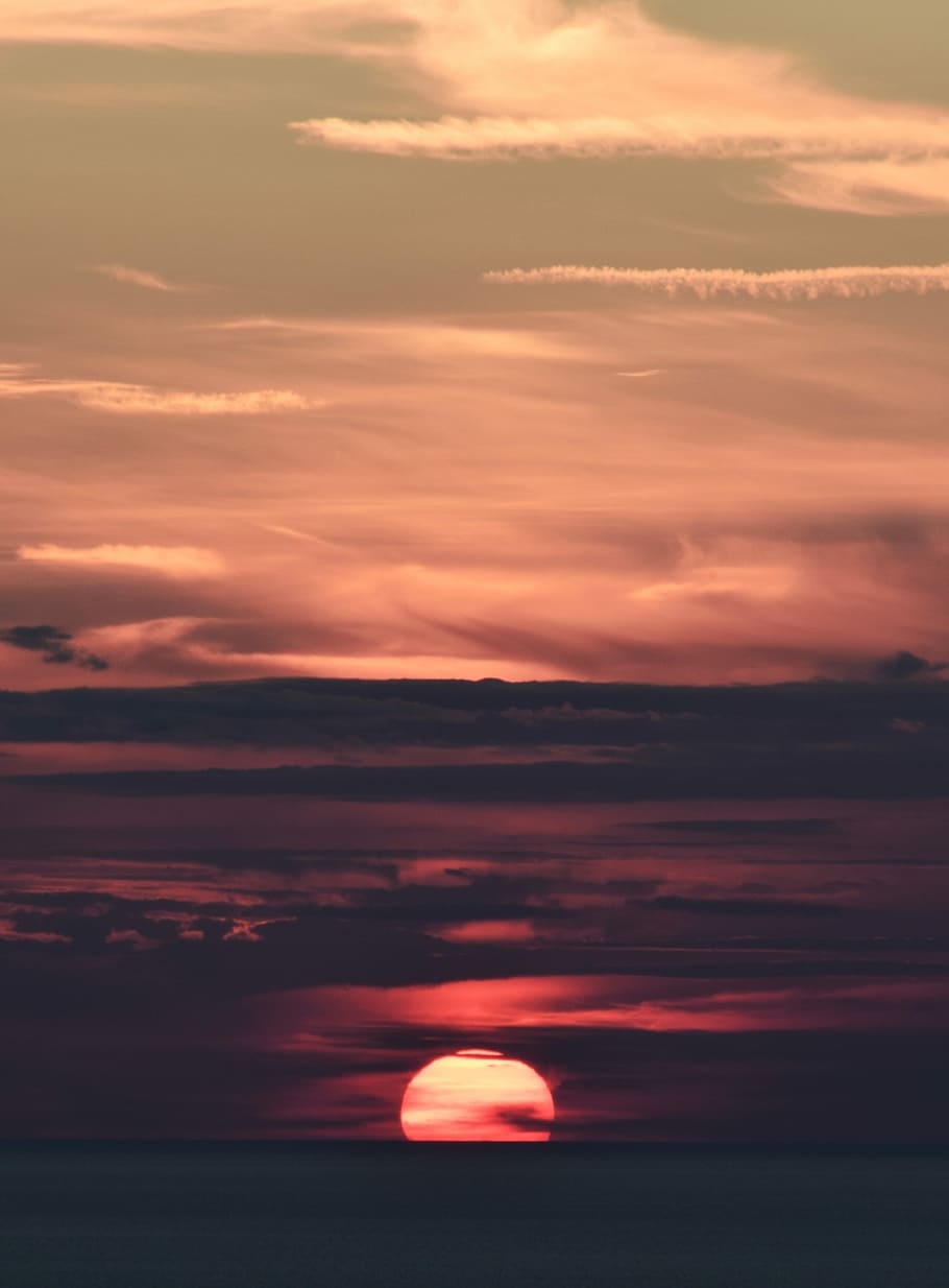 sunset sky with clouds, landscape photography of dawn, sea, skyline HD wallpaper