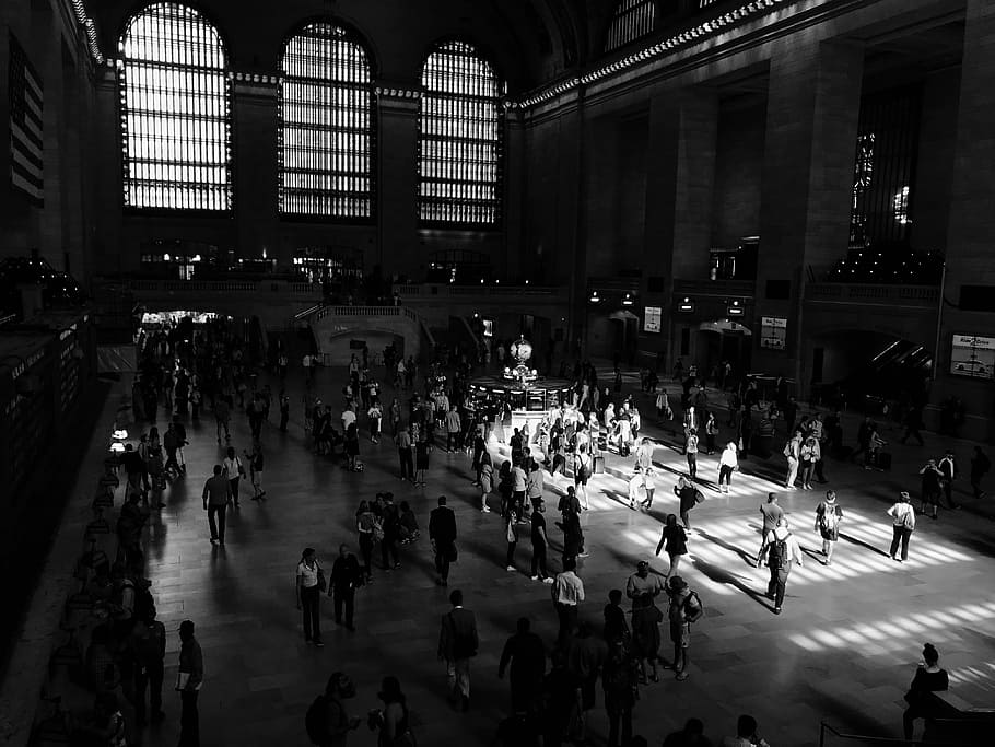 grayscale photo of people walking inside the building, grayscale photography of people walking inside building, HD wallpaper