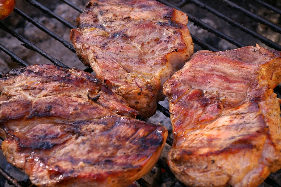 three grilled pork on black grill, grilled meats, barbecue, delicious, HD wallpaper