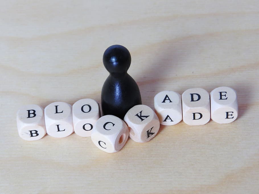 white Blockade game pieces, family, family posing, obstacle, psychotherapy, HD wallpaper
