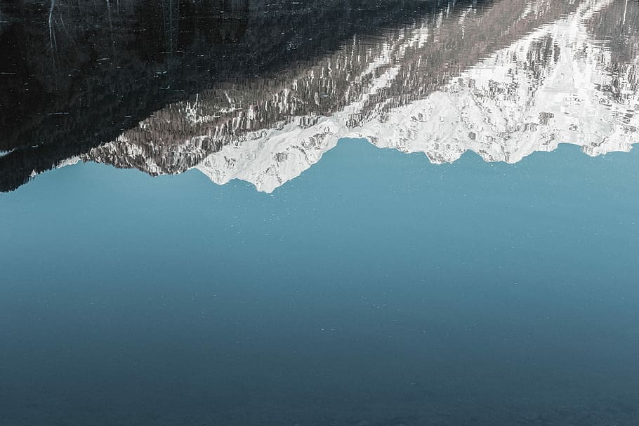 snow-covered mountains under blue sky, mountain ranges during daytime HD wallpaper