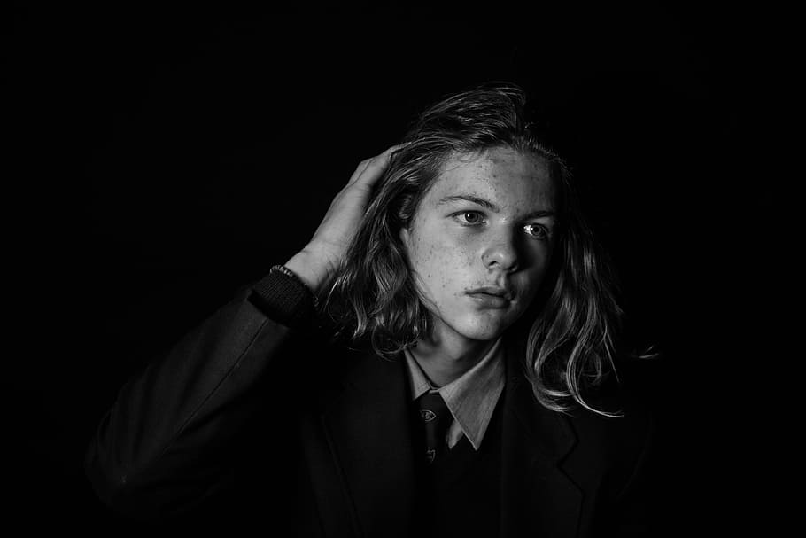 man wearing black blazer on black background, black And White, people, men, one Person HD wallpaper