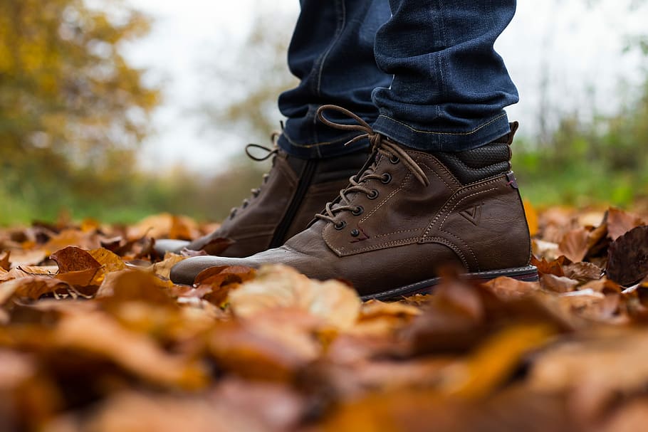pair of brown lace-up shoes, shallow focus photography of a man wearing a pair of brown shoes HD wallpaper