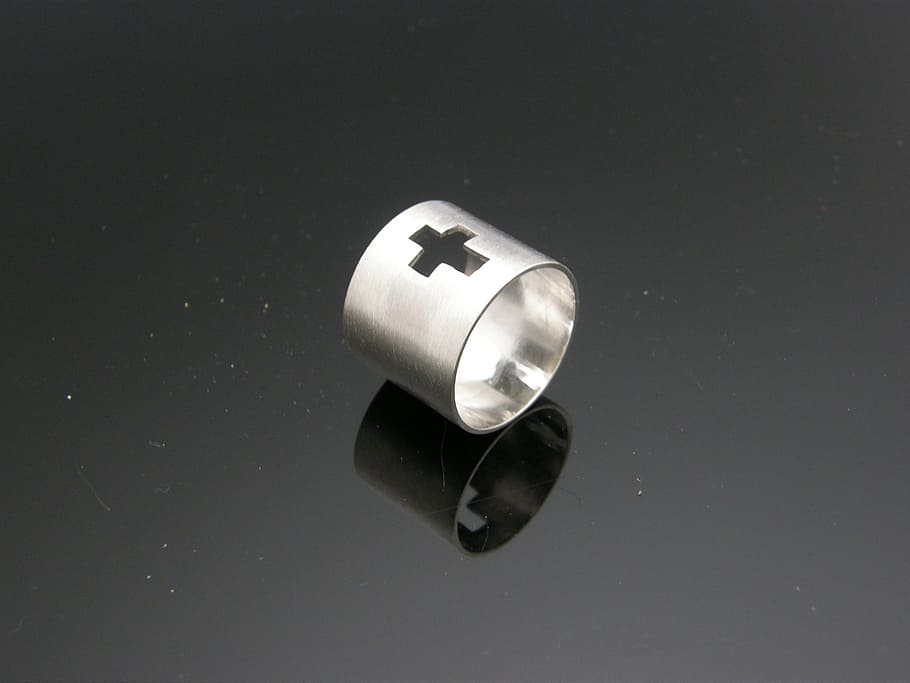 cross, ring, silver rings, studio shot, still life, indoors HD wallpaper