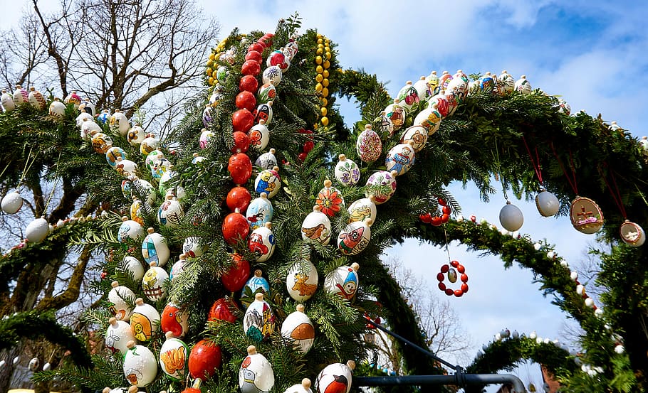 easter well, holy city, easter eggs, custom, fountain jewelry HD wallpaper