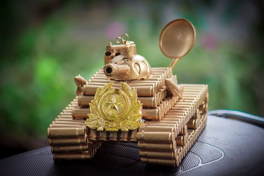 models, toys, ammo, no people, focus on foreground, close-up HD wallpaper
