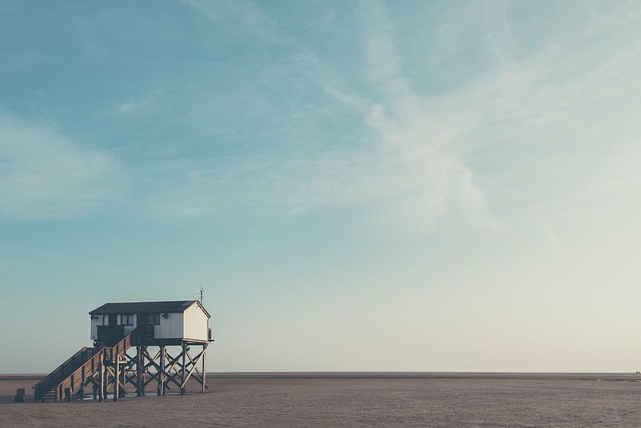 white and black house under blue sky during daytime, barn, cabin HD wallpaper