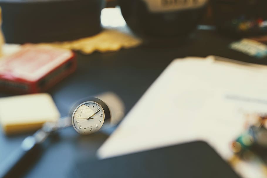 round black and white analog wall clock, selective focus photography of round clock HD wallpaper