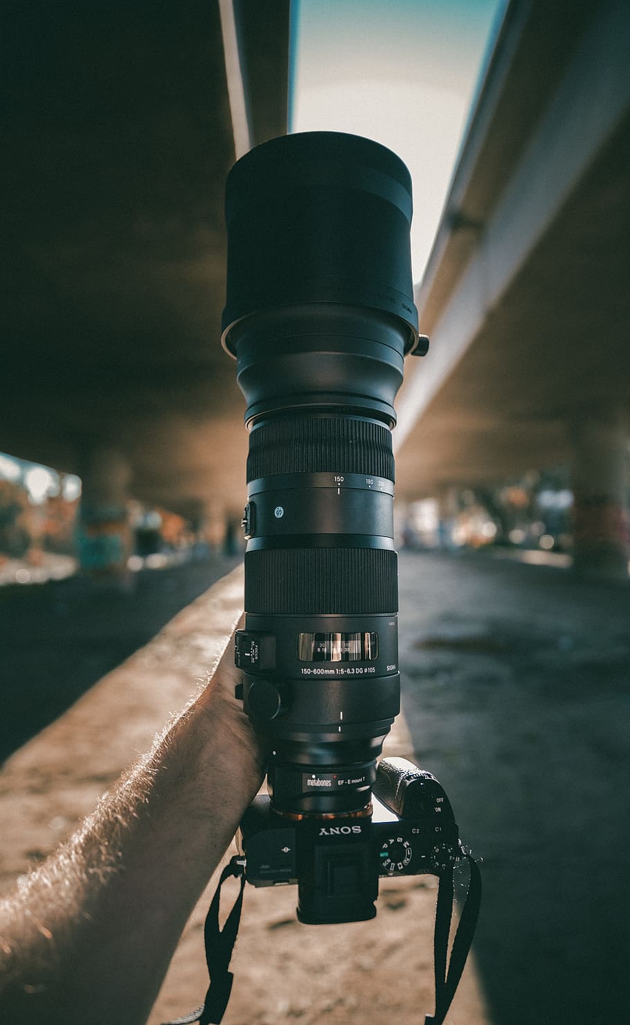 camera, hand, lens, black, bokeh, flash, object, photography HD wallpaper