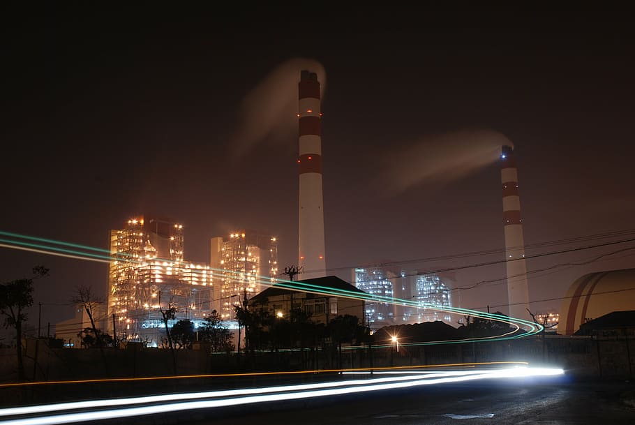 factory, light, brightly lit, industrial, night, the night sky HD wallpaper