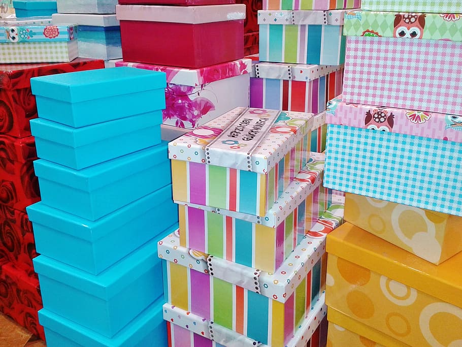 assorted-color gift box lot, Cardboard Boxes, Cans, gift boxes HD wallpaper