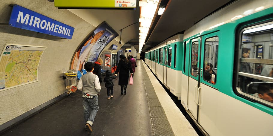 people walking beside train station, metro, paris, transport, HD wallpaper