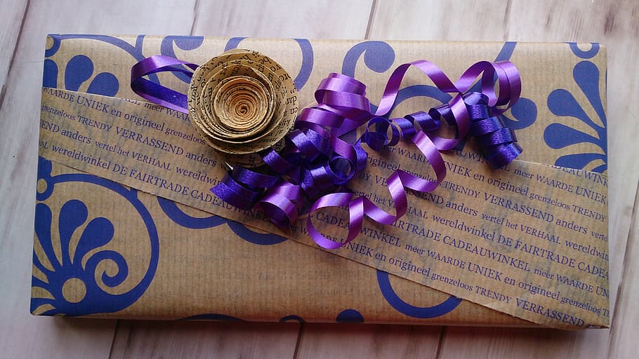 brown and blue floral gift box on the brown wood, packed, gift wrap HD wallpaper