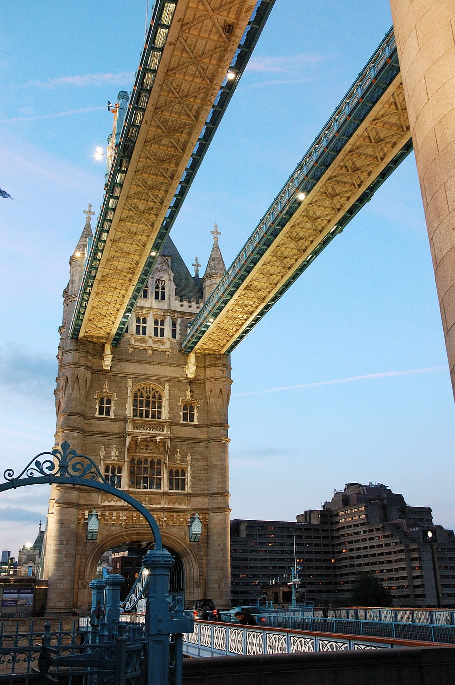 tower bridge, evening, blue, twilight, architecture, famous Place HD wallpaper