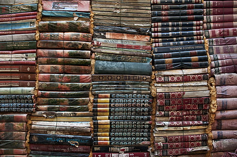 pile of books, photo of assorted book lot, Backyard, antique store HD wallpaper