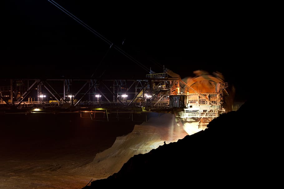 brown sand at night, brown coal, open pit mining, bucket wheel excavators HD wallpaper