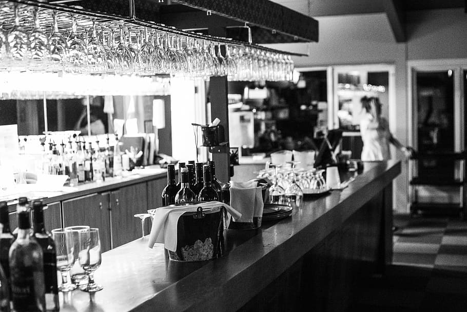 grayscale photography of bar counter, alcohol, cocktail, glass, HD wallpaper