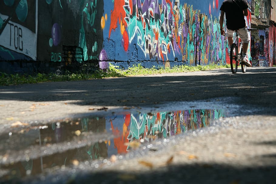 graffiti, puddle, water, reflection, street, urban Scene, people HD wallpaper