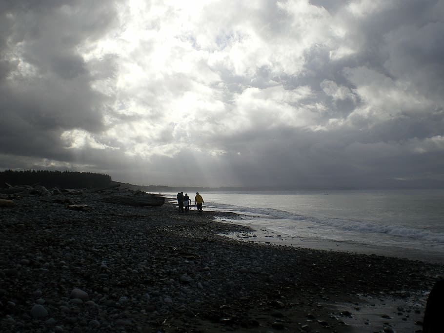 ocean, beach, sand, storm, clouds, dark, water, boys, cloud - sky HD wallpaper