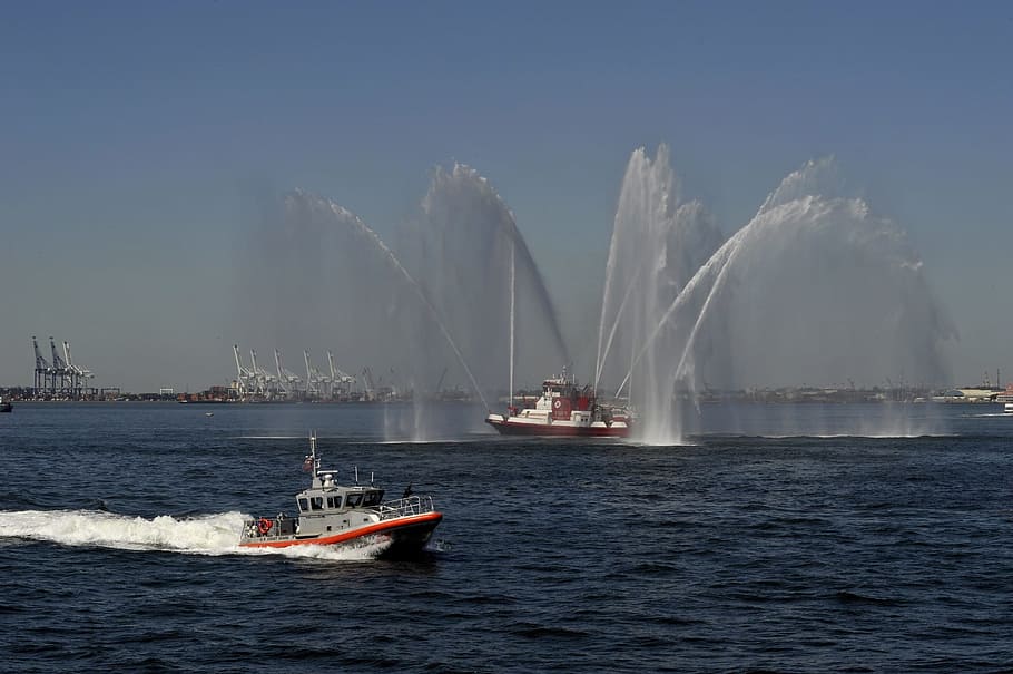 Fire Boat, New York Harbor, Fdny, Water, cityscape, spray, outdoors, HD wallpaper