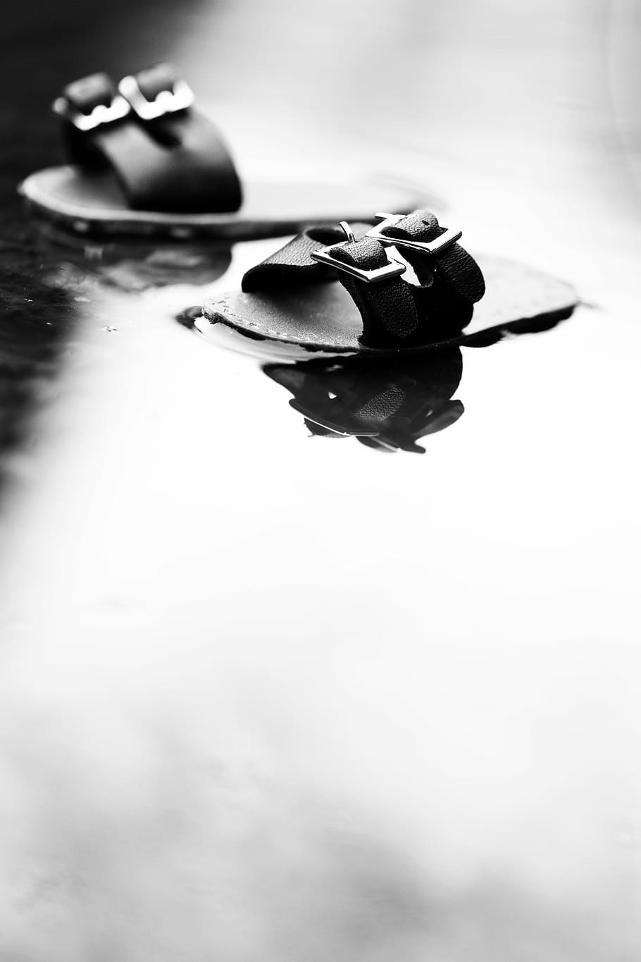 sandal, shoes, tiny, water, rain, reflection, footwear, summer HD wallpaper