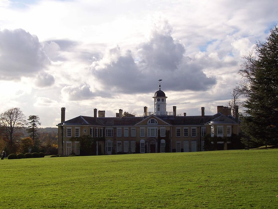 Polesden Lacey, National Trust, Surrey, uk, mansion, grass