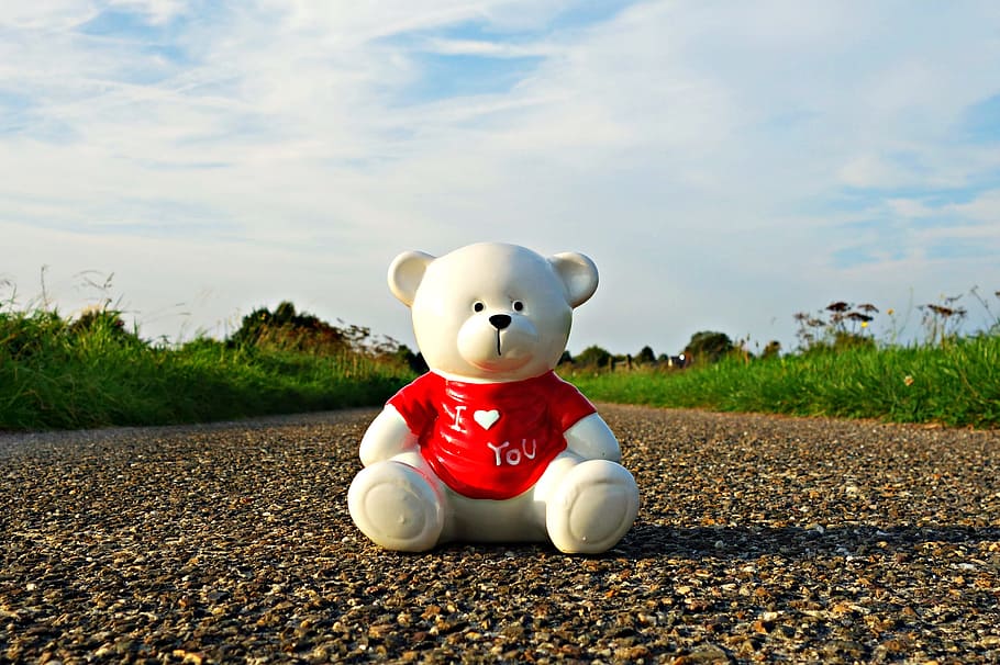 road, love, heart, rocks, bear, ceramic bear, ceramic figure HD wallpaper