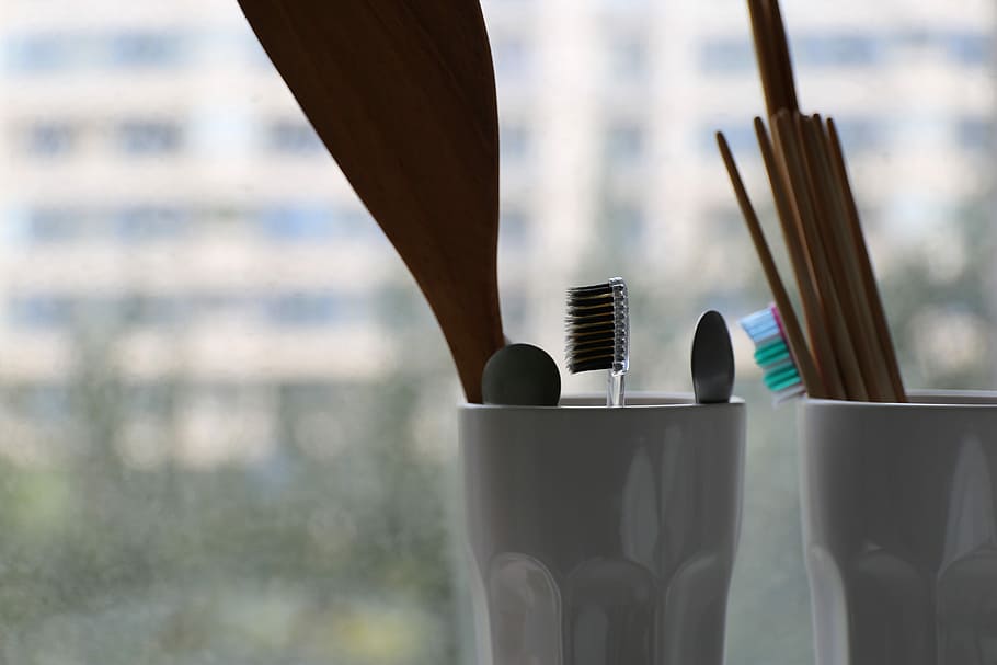 Toothbrush, Cup, Chopsticks, Spoon, Life, calm, bath, close-up HD wallpaper