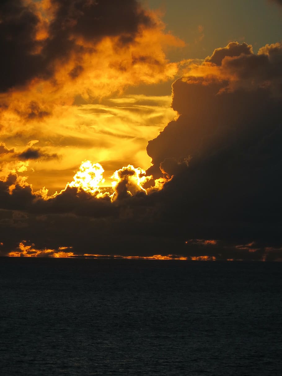 body of water during sunset, sunrise, clouds, beach, afterglow HD wallpaper