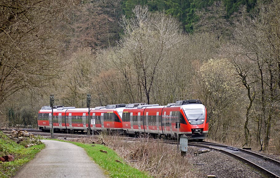 Regional Train, Eifel, kylltal, narrow valley, trier - cologne