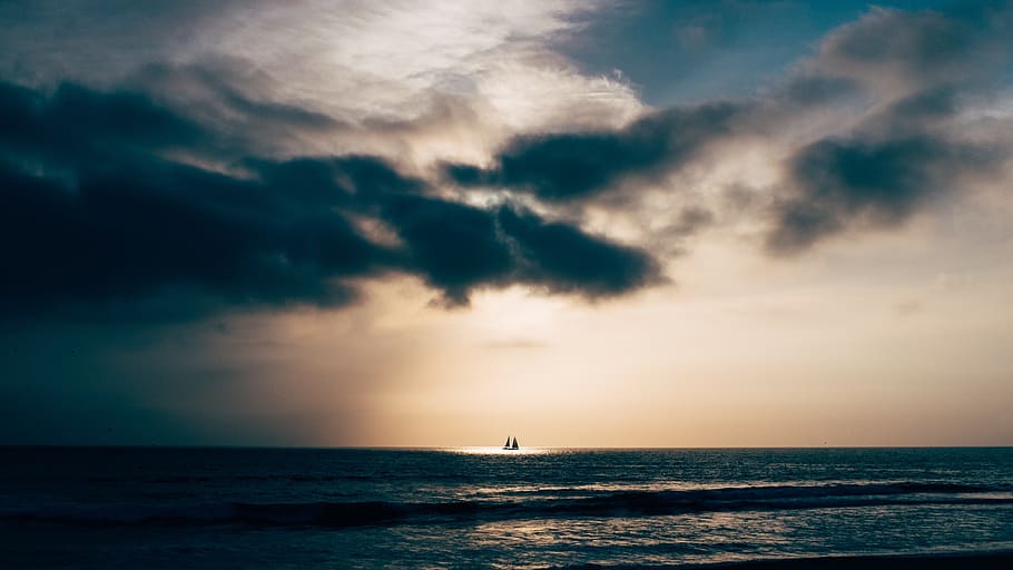 dark, clouds, sky, horizon, boat, sailing, sea, ocean, water HD wallpaper