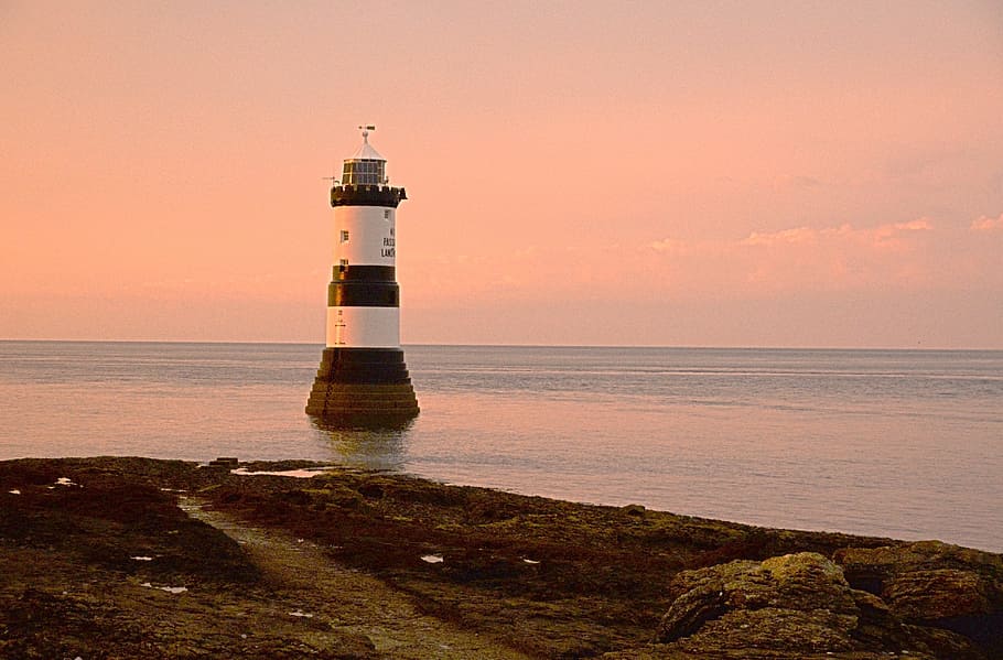 Anglesey, Penmon, Point, Lighthouse, coast, sea, horizon, dusk HD wallpaper