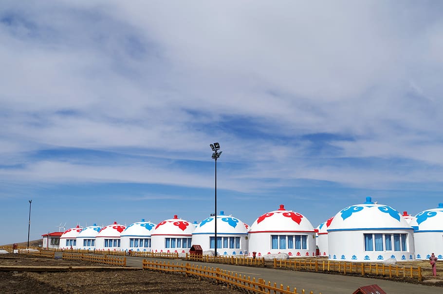 Yurts, Inner Mongolia, blue sky, white cloud, red and blue HD wallpaper