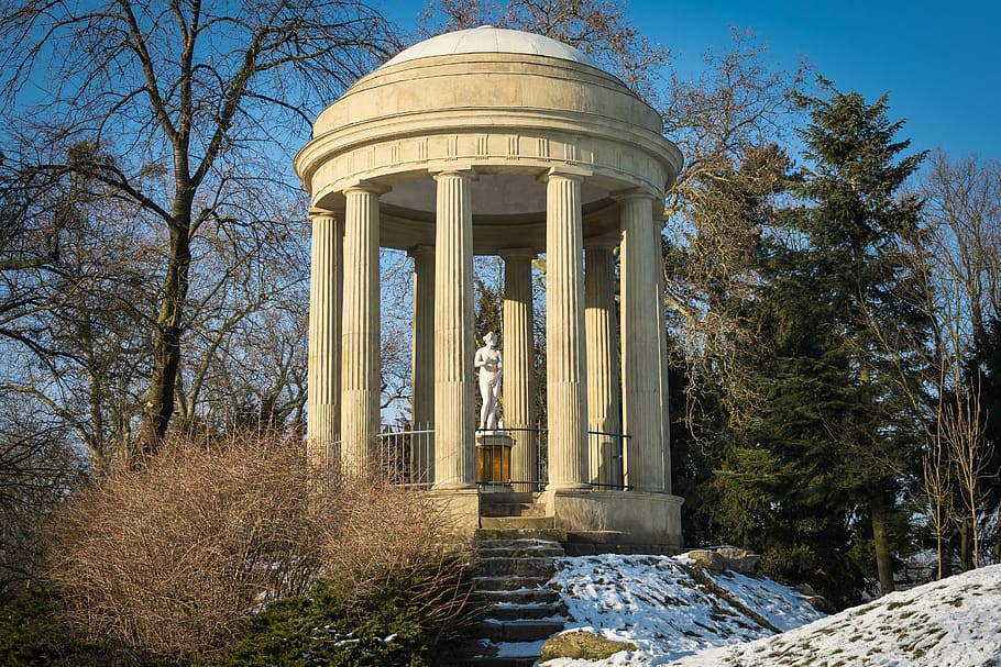 photography of statue in gazebo, winter, park, park wörlitz HD wallpaper