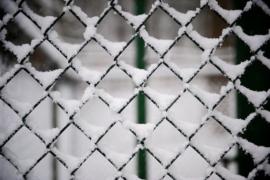 snow on cyclone fence, metal, pattern, texture, winter, cold HD wallpaper
