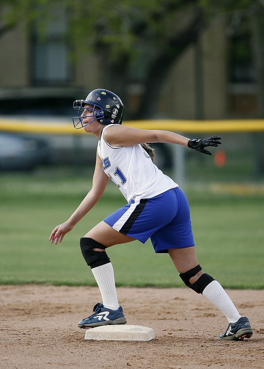 softball, runner, player, female, game, sport, base, field HD wallpaper