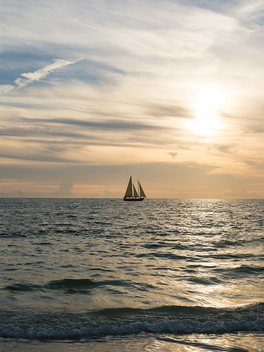 sailing yacht in the middle of ocean during sunset, fl, paradise HD wallpaper