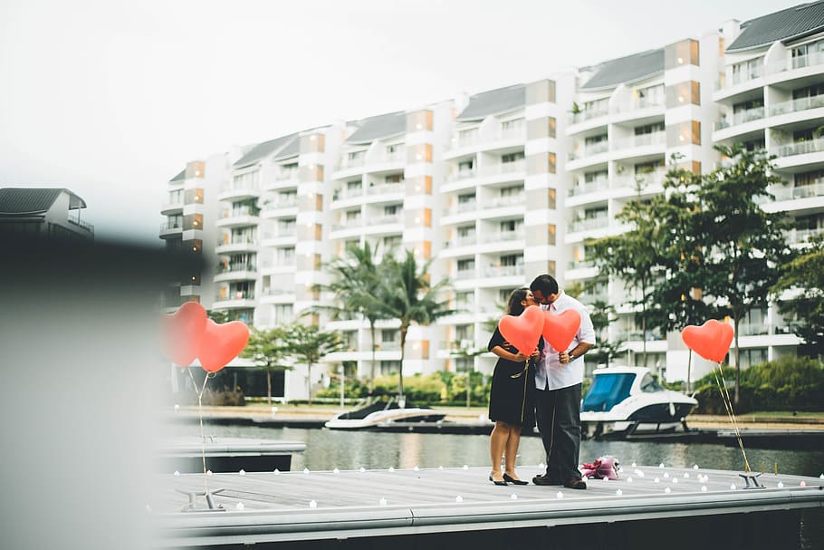 building, condominium, structure, tree, water, balloon, heart HD wallpaper