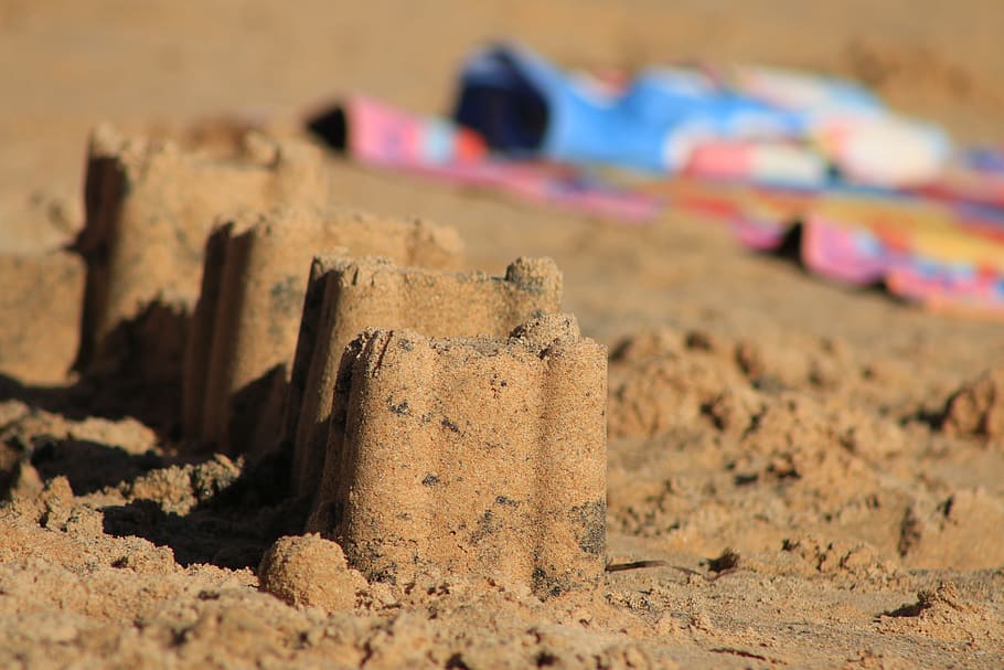 brown soil, Sandcastle, Construction, Beach, summer, beira mar HD wallpaper