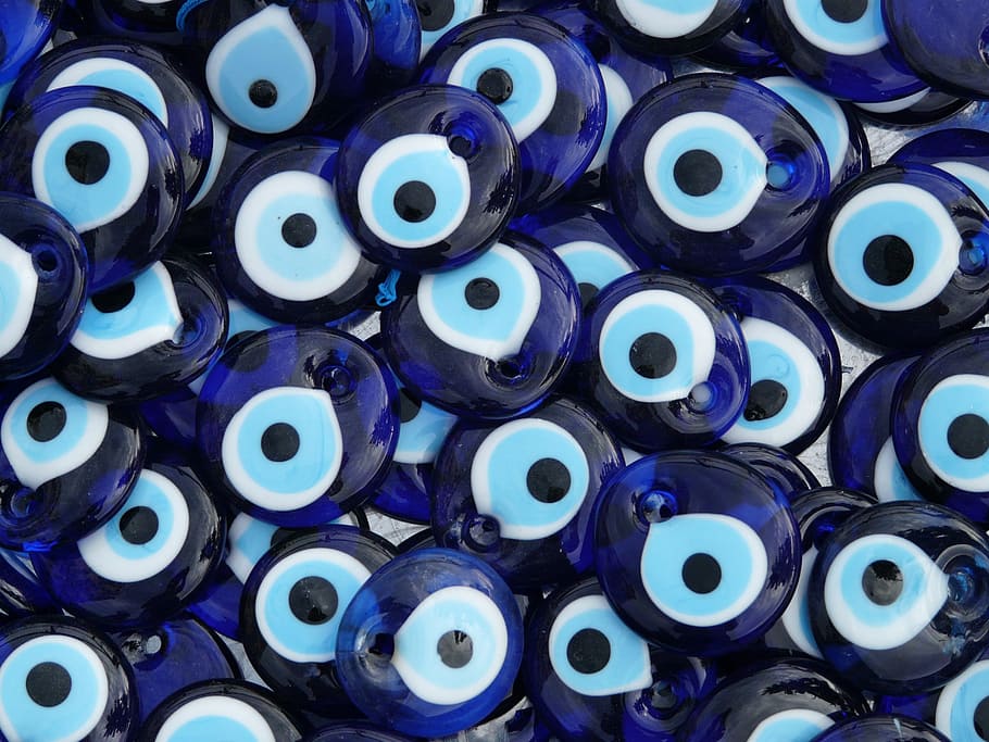 blue-and-white bead lot, nazar amulets, bad look, black eye, trailers, HD wallpaper