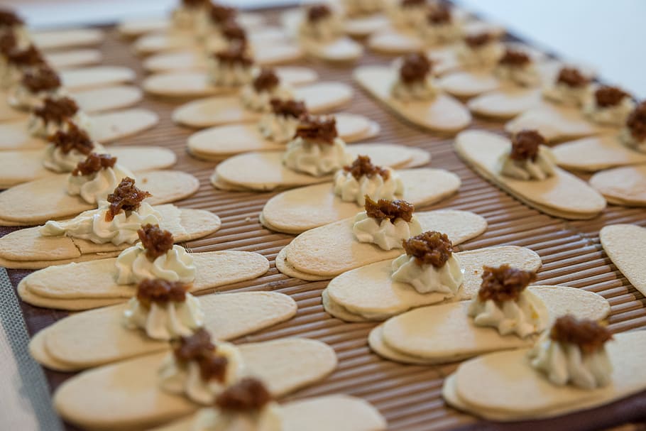 cheese, bread, canapés, gastronomy, food, muffins, restaurant HD wallpaper