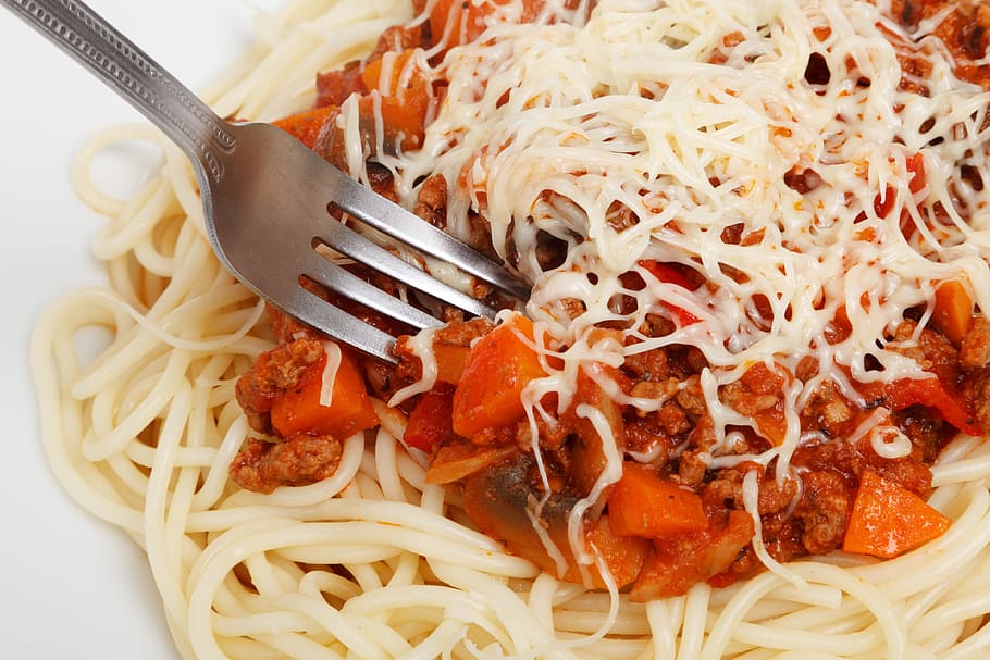 pasta with red sauce and cheese, beef, cuisine, delicious, dinner, HD wallpaper