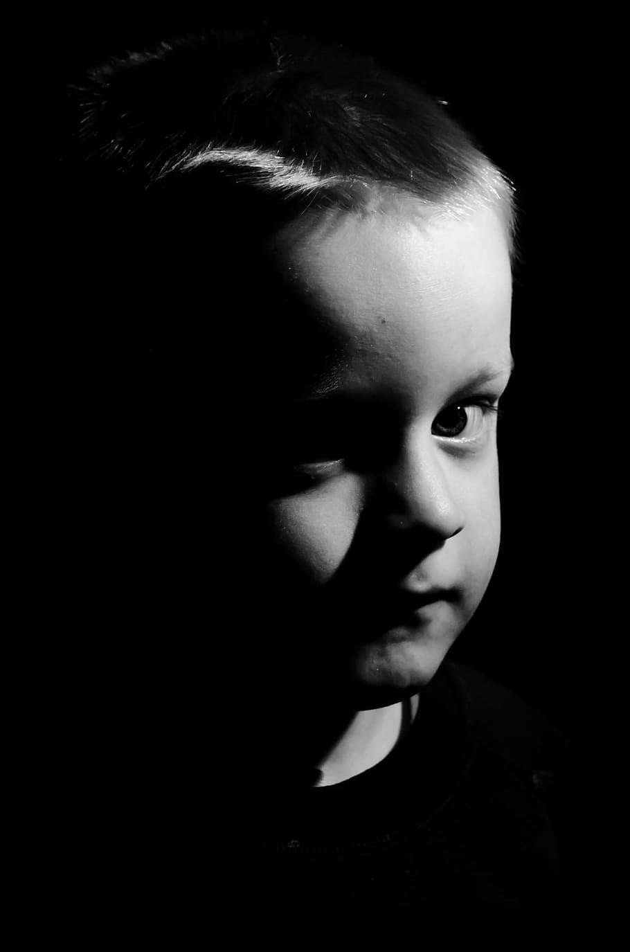 boy's face, shadow, light, darkness, portrait, side, background
